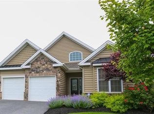 1009 Declaration Dr, Bethlehem, PA 18017