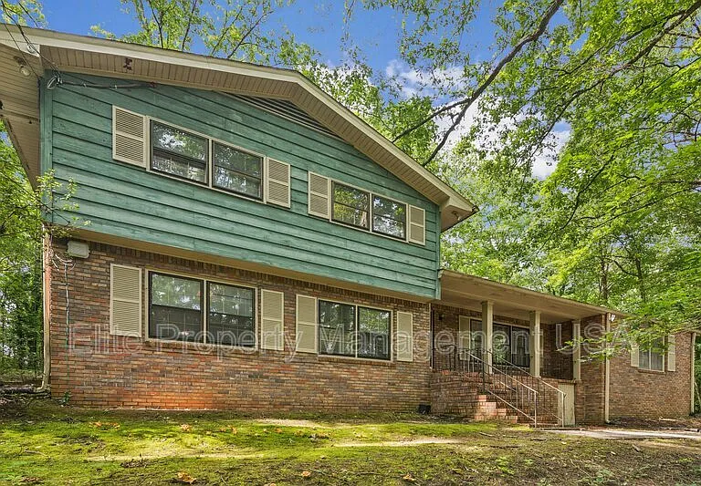 2600 Lantern Ln — Photo 1