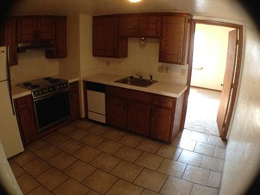 3rd image of 1901 E Lindsey St APT 3B