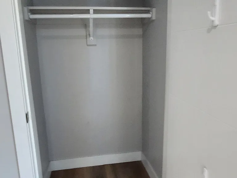 2401 S Redondo Blvd #B — Photo 12