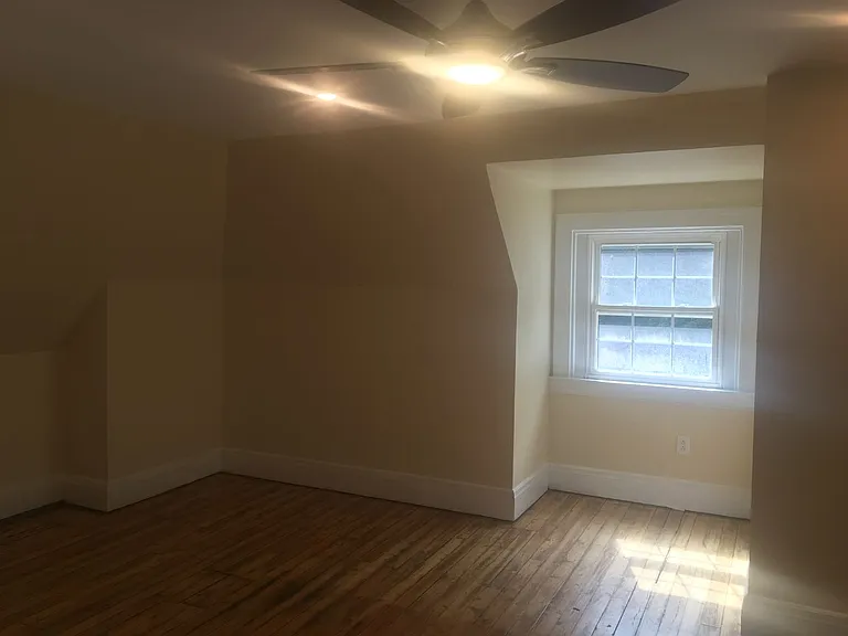 721 Chislett St — Photo 24