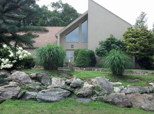 10 Noto Dr, North Providence, RI 02904