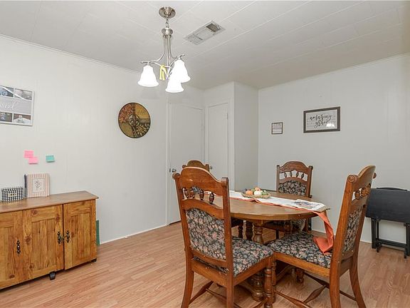5th image of 317 Ware St