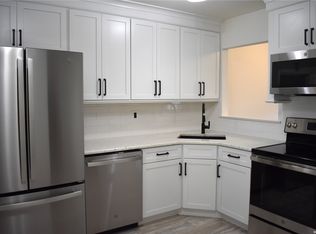 79 Scarlett Dr #79, Commack, NY