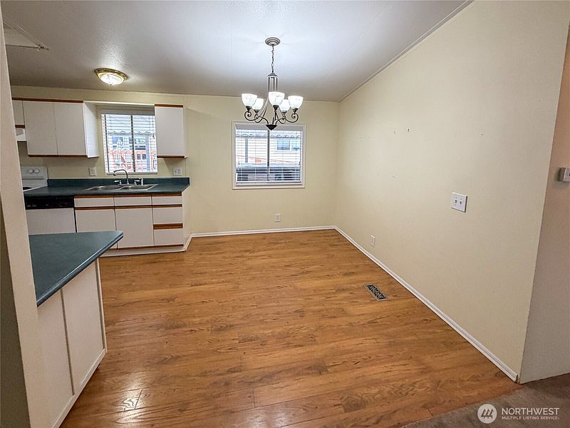 5th image of 3501 Auburn Way S #44