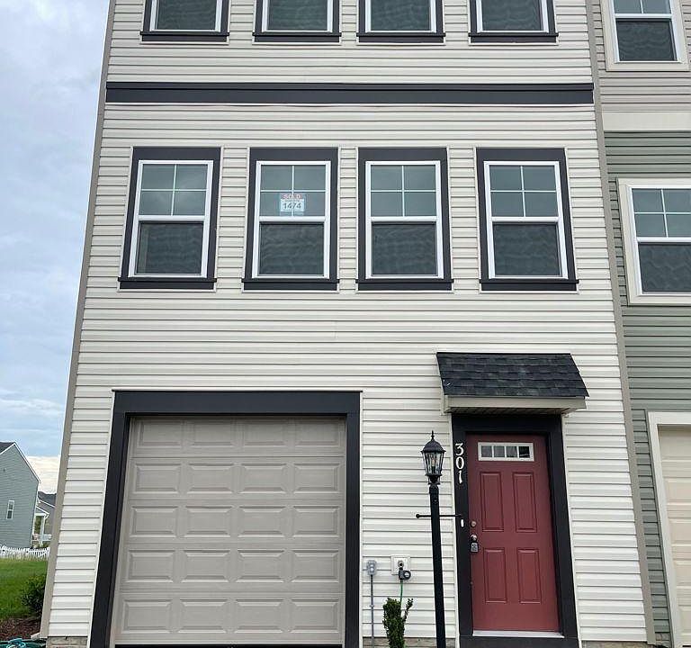 2nd image of 301 Starry Way Dr #301