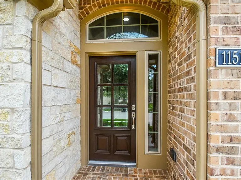 11518 Elizabeth Brook Dr — Photo 2