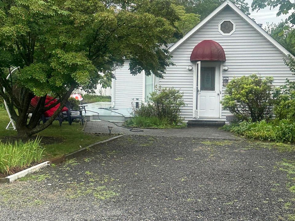 1st image of 36 Whale Pond Rd