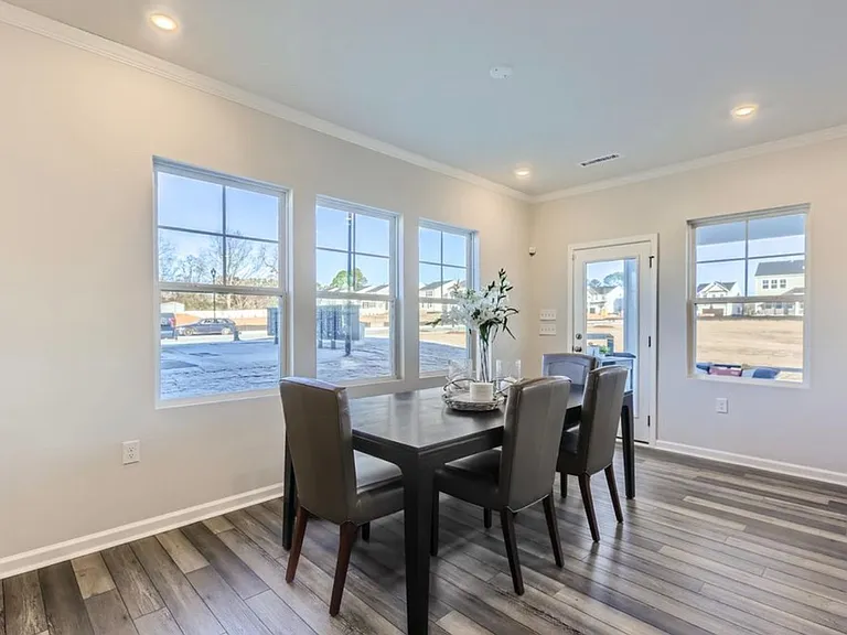 137 S Finley Landing Pkwy — Photo 4