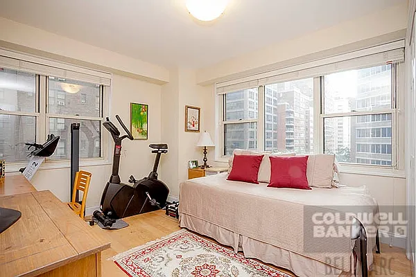 Sold by Bellmarc Realty | media 6
