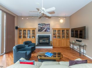 35 Rolling Views Dr, Little Falls, NJ 07424