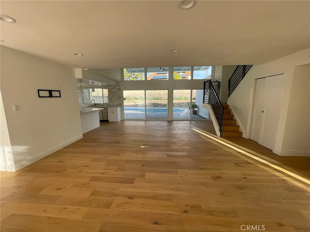 5 bed, 2409 sqft, $6,500 — Photo 4