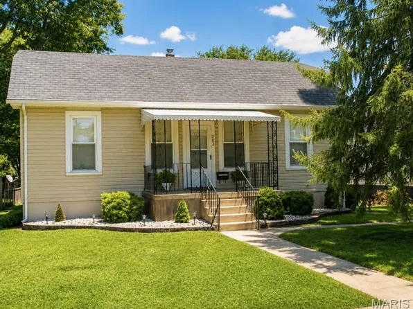 402 N Taylor Ave, Crystal City, MO 63019