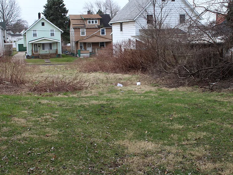 1615 Royal Ave NE — Photo 14