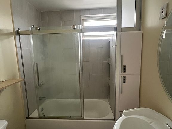 2nd image of 510-512 Morris Ave #2