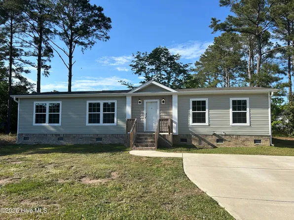 857 Nicholas Dr SW, Calabash, NC 28467