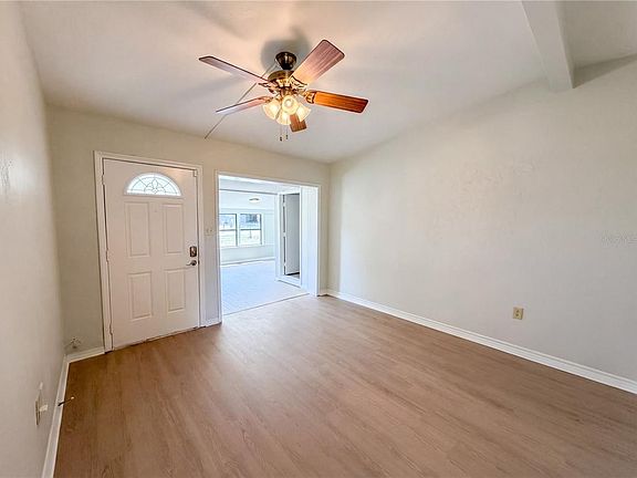 3rd image of 4616 Robbins Ave