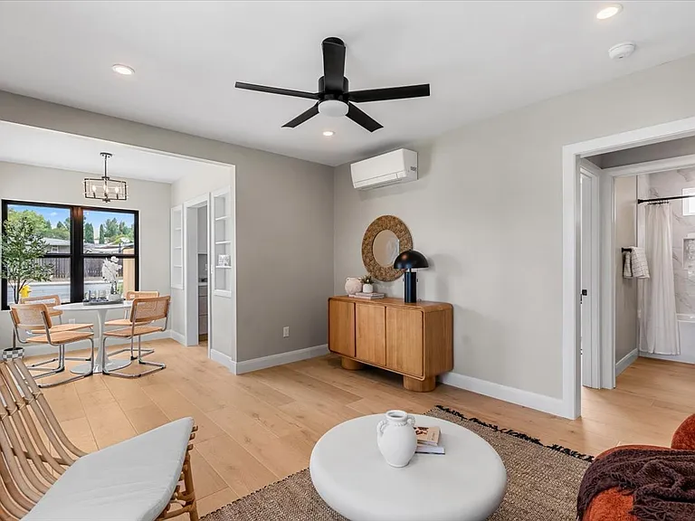 206 Olive St — Photo 3