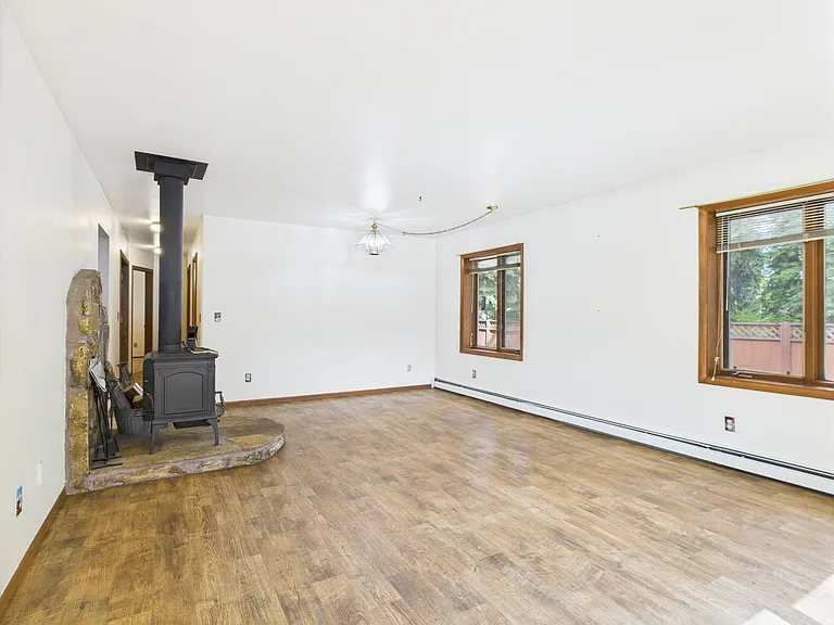 109 Cary Ave — Photo 4