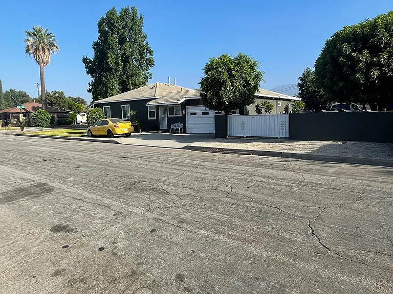 2303 Belle St — Photo 3