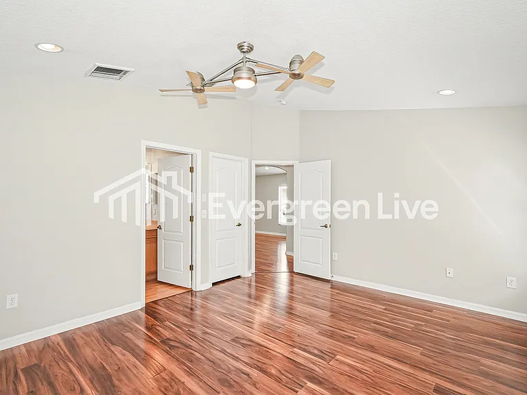 9810 Edmonton Dr — Photo 10