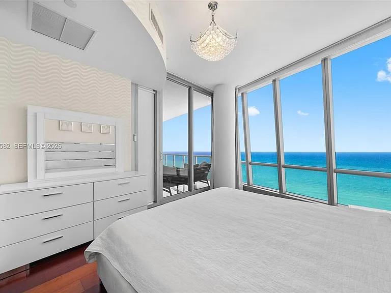 17121 Collins Ave #Penthouse 4406 — Photo 31