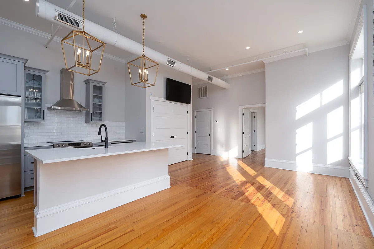 Building Photo - 52 Union St S #201