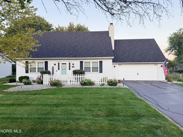 420 Sycamore Ln, Waterville, OH 43566