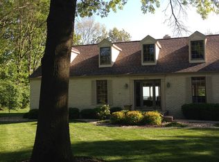 4001 Stoneledge Ct, Godfrey, IL 62035