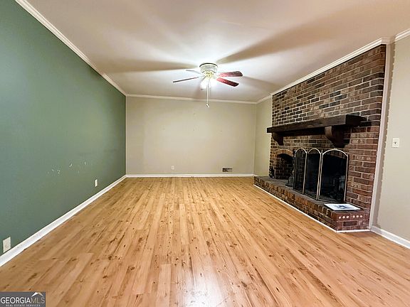 2nd image of 409 Edwards St