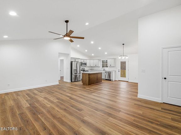 4th image of 179 Owen Moore Ln