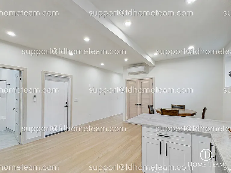 2511 Locust Ave W — Photo 8