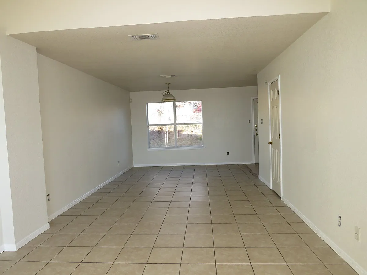 Building Photo - 3806 Littleleaf Ct #A