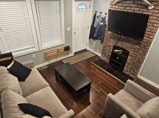 5329 1/2 Carnegie St, Pittsburgh, PA 15201