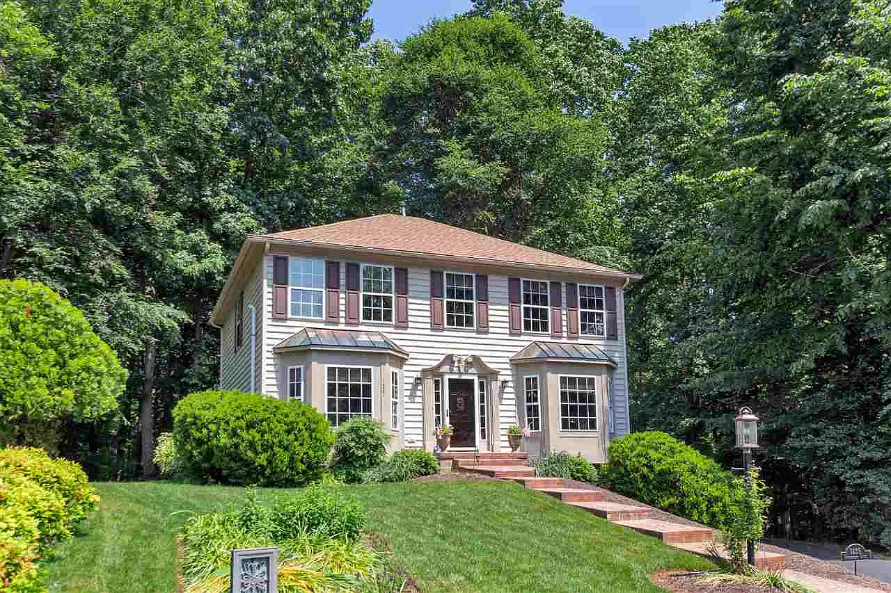 1425 Birchcrest Ln photo 1