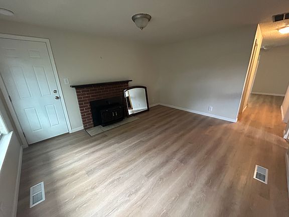 3rd image of 5751 39th Ave SE