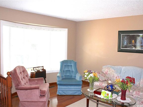 4th image of 502 Brightsand Cres