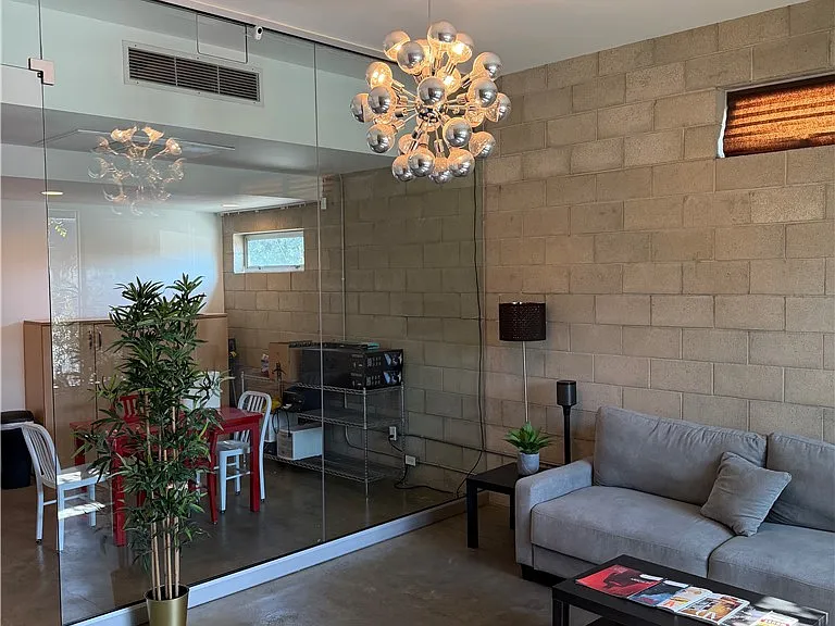 6615 Melrose Ave #1 — Photo 3
