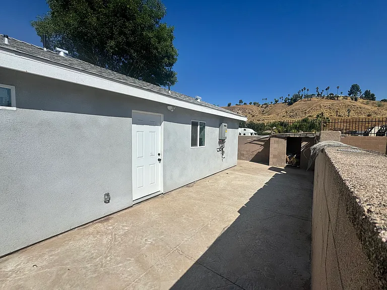 3608 N Acacia Ave #2 — Photo 27