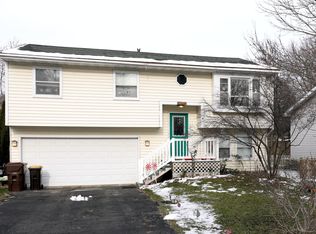 8412 Burton Rd, Wonder Lake, IL 60097