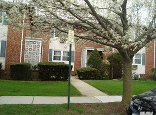 4 Windermere Pl, Rockville Centre, NY 11570