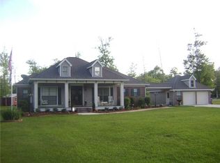 29300 Berry Todd Rd, Lacombe, LA 70445