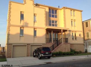 141 N Surrey Ave, Ventnor, NJ 08406
