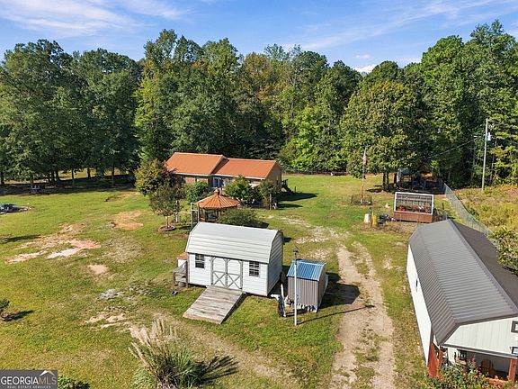 4th image of 525 Dean Rd