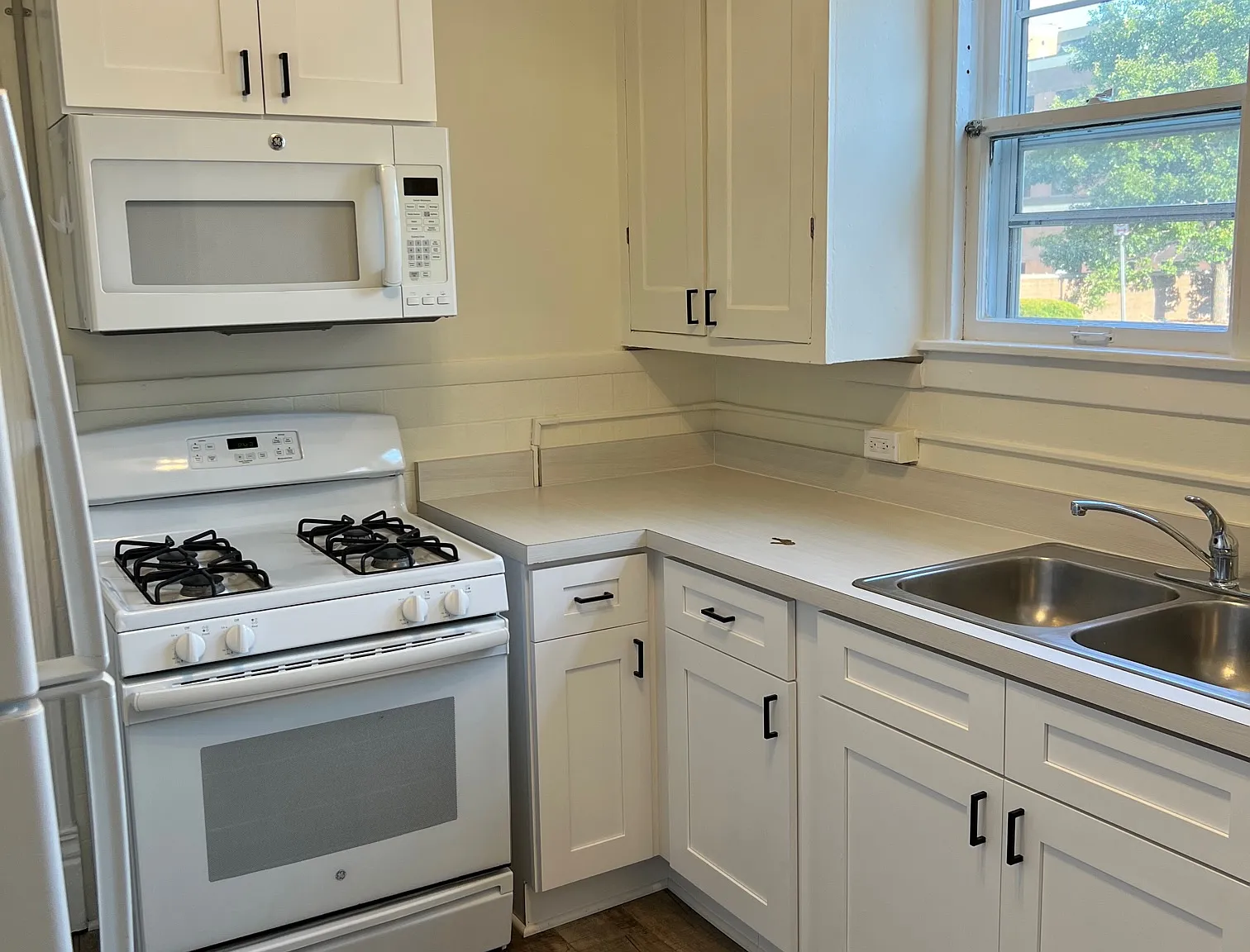 2 bed, 1.5 bath, 1100 sqft, $1,795 — Photo 1