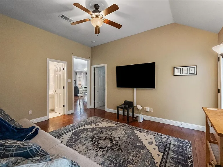 3 Savoy Ct — Photo 29