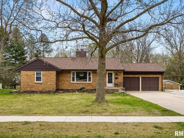 806 Hilldale Ave, Washington, IL 61571