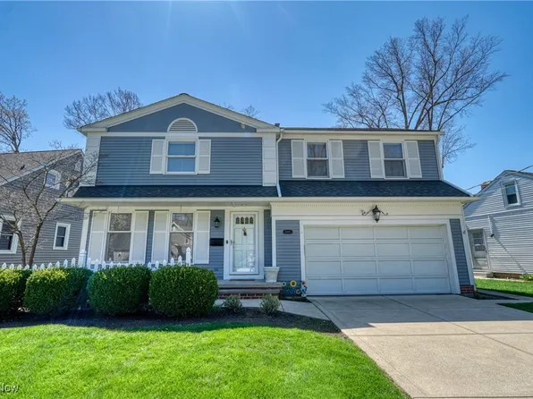21483 S Park Dr, Fairview Park, OH 44126