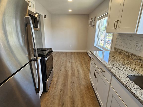 4th image of 41655 Wilcox Rd APT 12