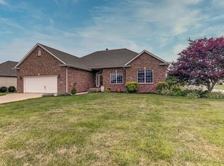 6101 Greenwalt Dr, Springfield, IL 62711